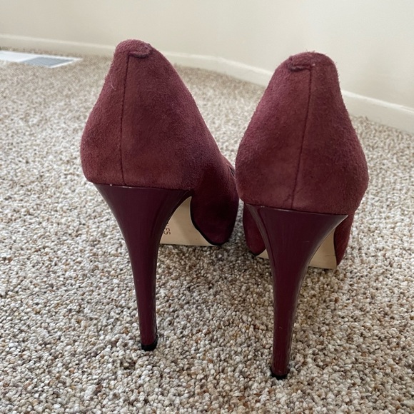 Charles by Charles David Formal Heels Size 9 Suede Maroon Heels Party Classy - Picture 5 of 8